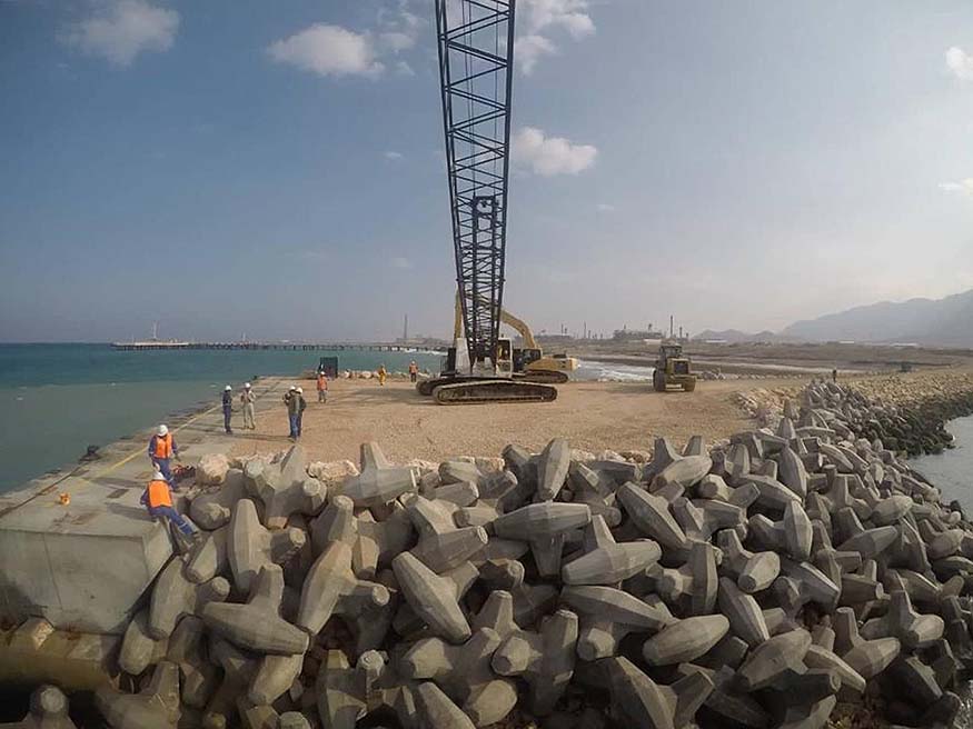 Oman LNG Wharf and construction crew